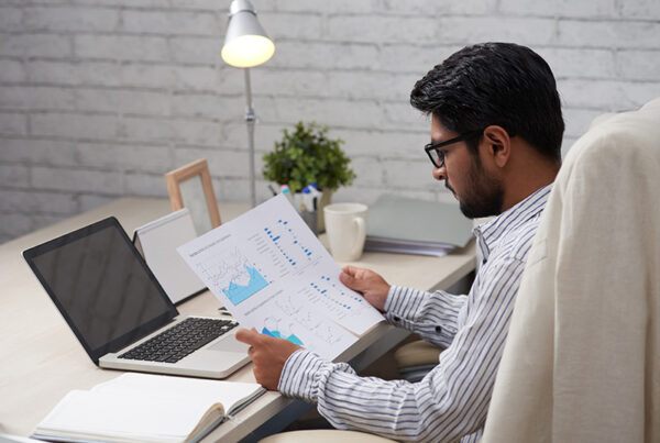 venture capitalist looking at saas company annual recurring revenue charts